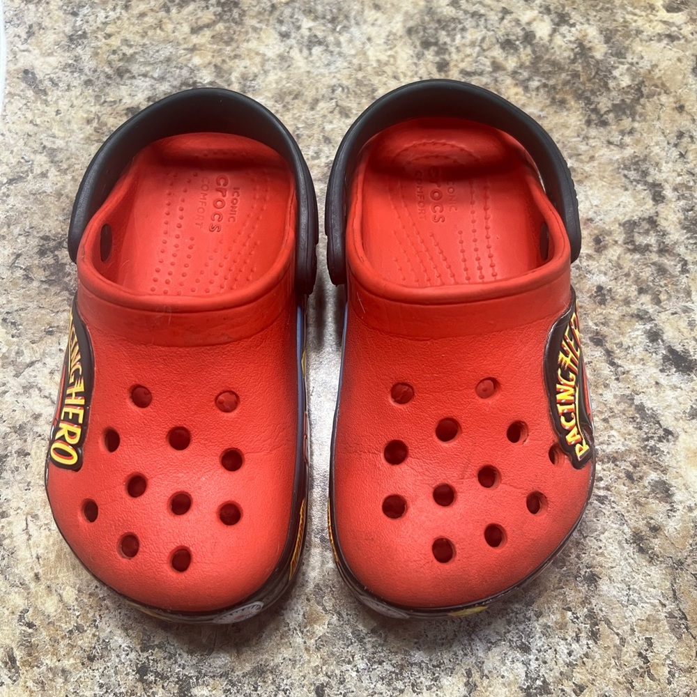 Lightning McQueen crocs Size 8C hardy used